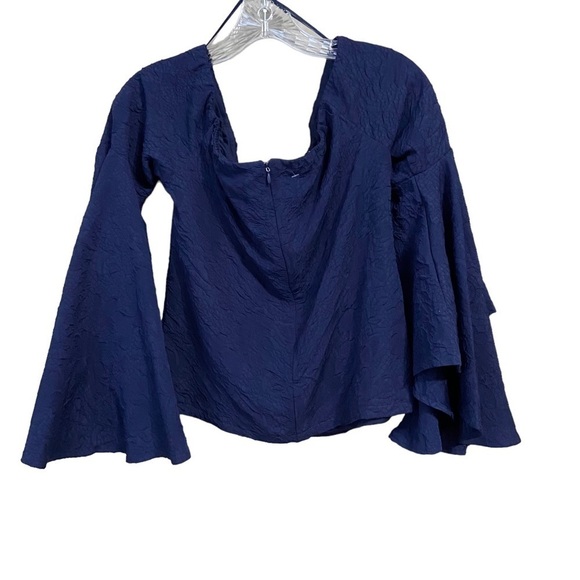 Romeo + JULIET SZ SM OFD SHOULDER NAVY BELL SLEEVE BLOUSE - Picture 3 of 6
